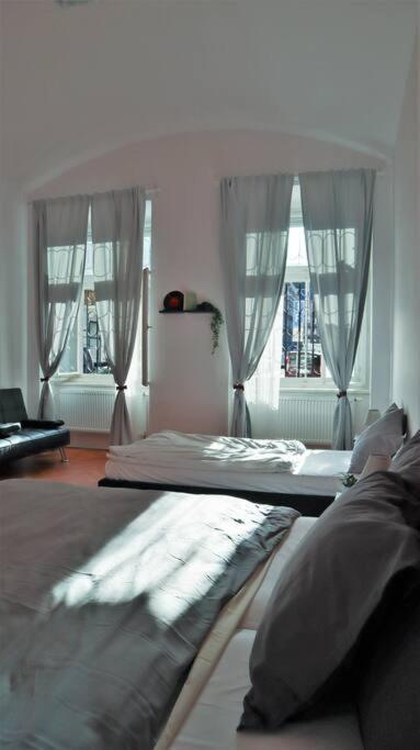 Modern Apartment In The Center Of Prag Exterior foto