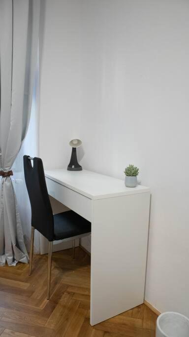 Modern Apartment In The Center Of Prag Exterior foto